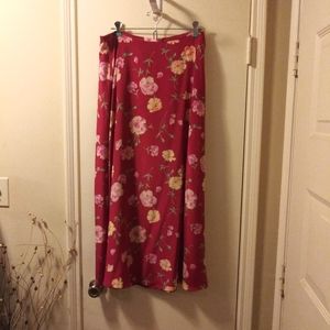 Red skirt limited size 8 100% silk